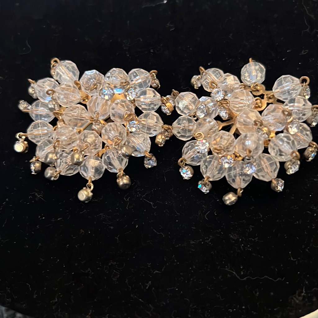 Beautiful Vintage Crystal Stones Clip On Earrings